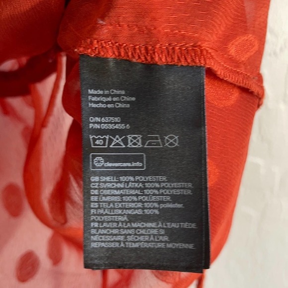 H&M woman’s medium red long sleeve blouse with tie cinched waist & polka dots - Picture 8 of 8